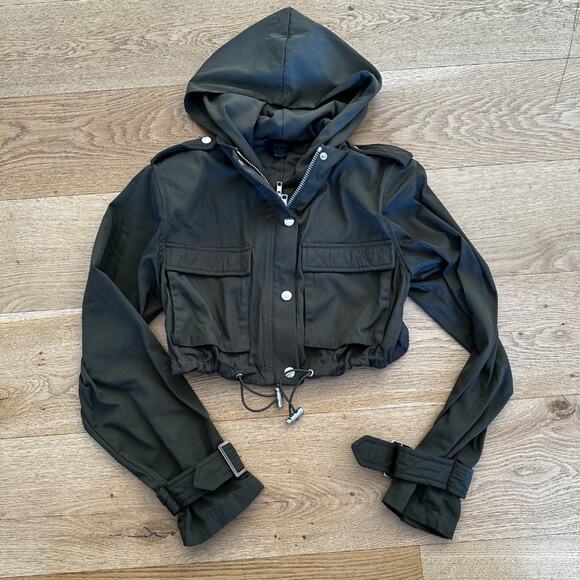 Revolve - h:ours Major Quilted Jacket in Army Green with Hood & Double Zips - Picture 7 of 11